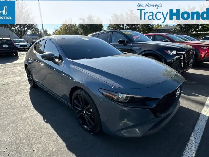 2020 Mazda Mazda3 Hatchback Premium photo 1
