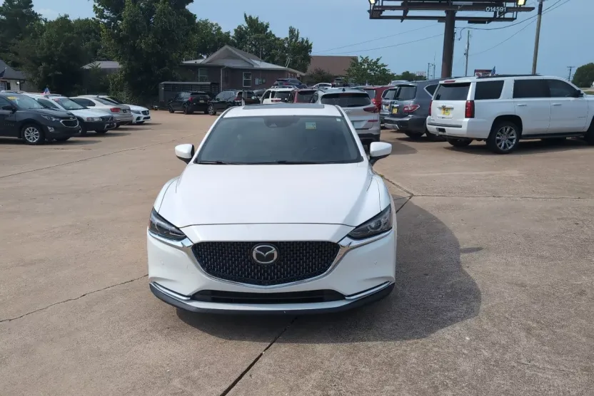 2018 Mazda Mazda6 Signature photo 1