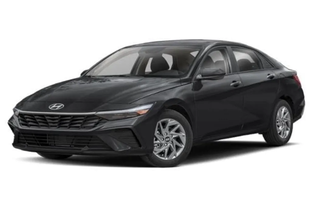 2024 Hyundai Elantra SEL photo 1