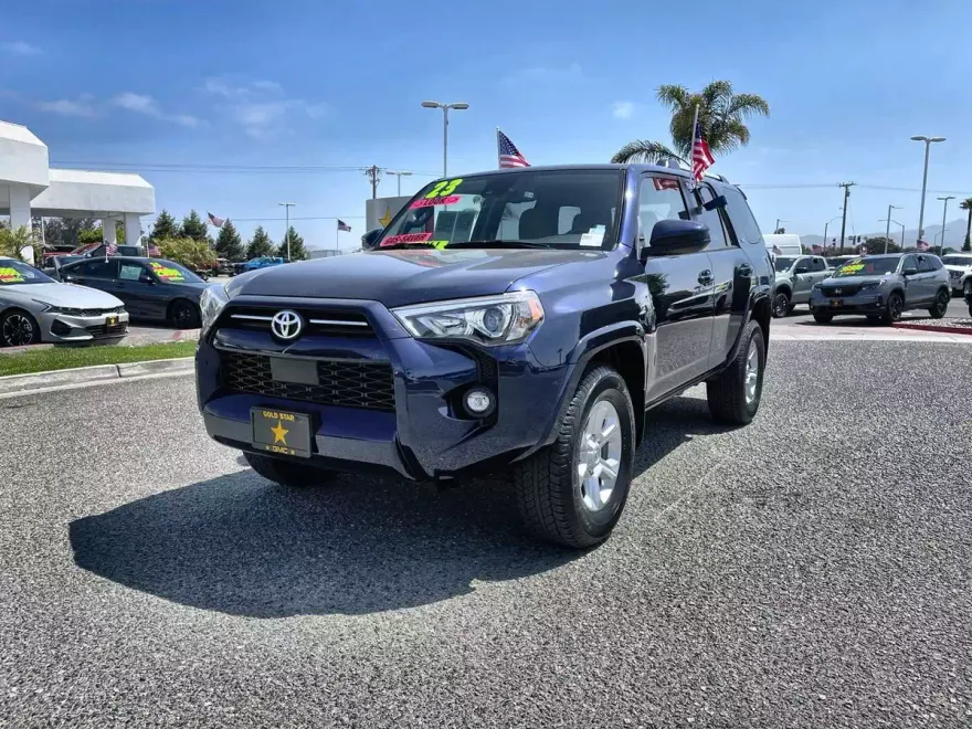 2023 Toyota 4Runner SR5 photo 1