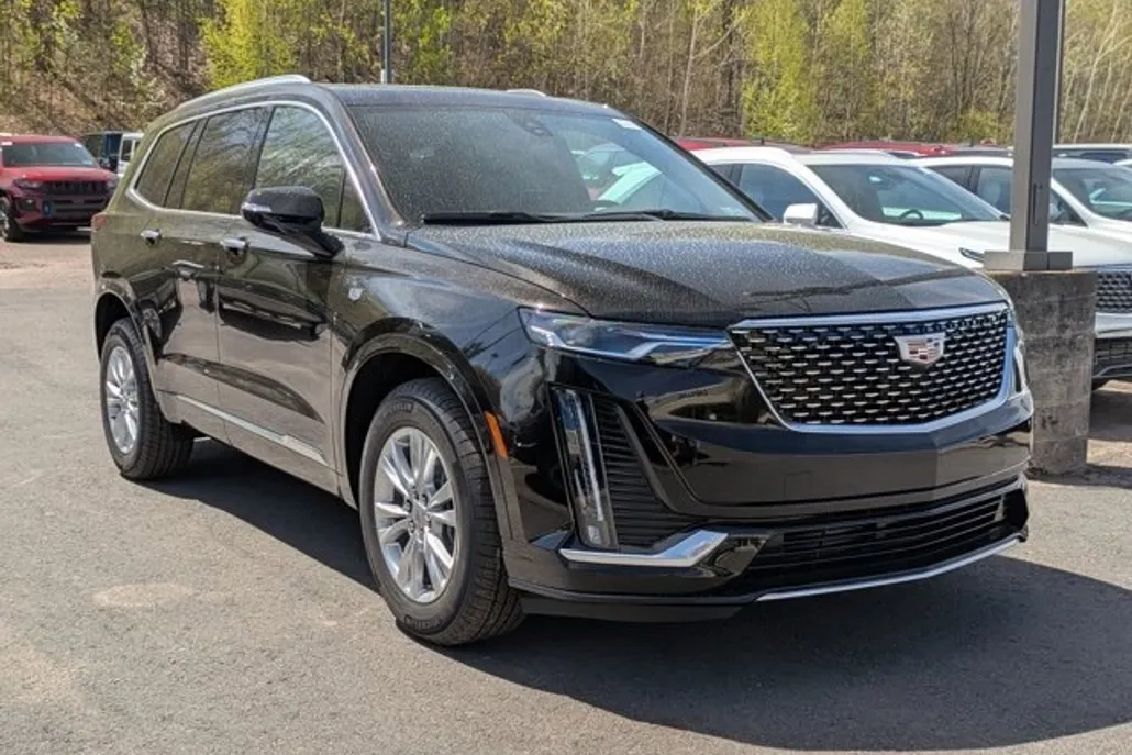 2025 Cadillac XT6 Luxury photo 1