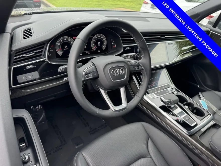 2025 Audi Q7 55 Premium Plus photo 1