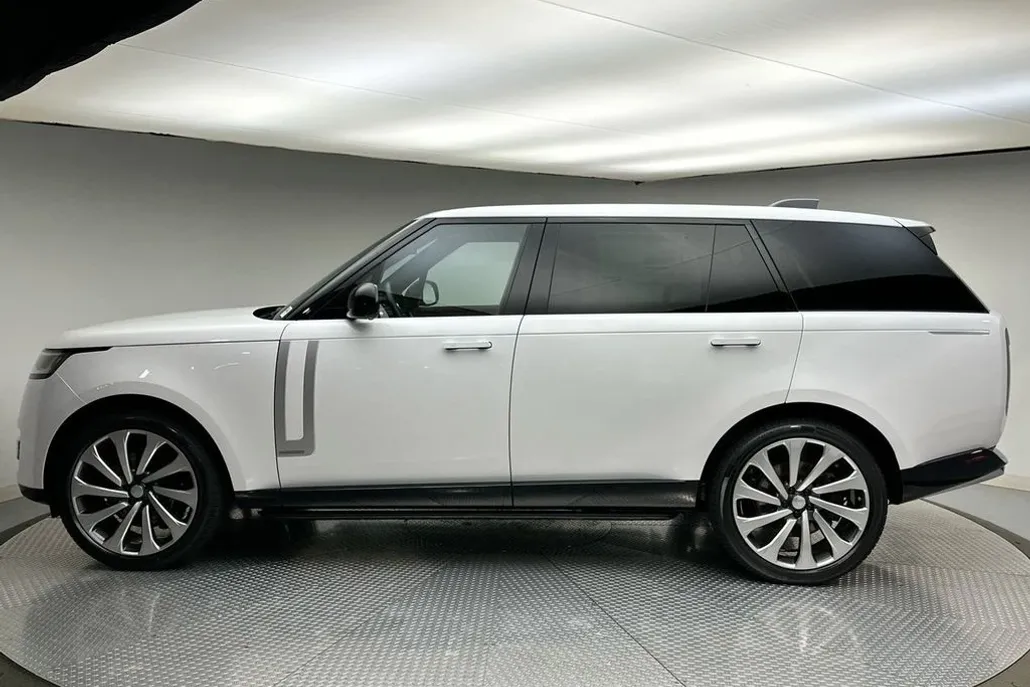 2025 Land Rover Range Rover Autobiography photo 1