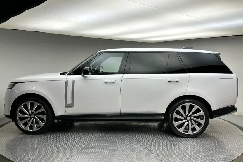 2025 Land Rover Range Rover Autobiography photo 1