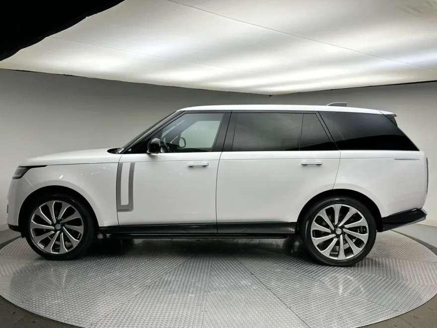 2025 Land Rover Range Rover Autobiography photo 1