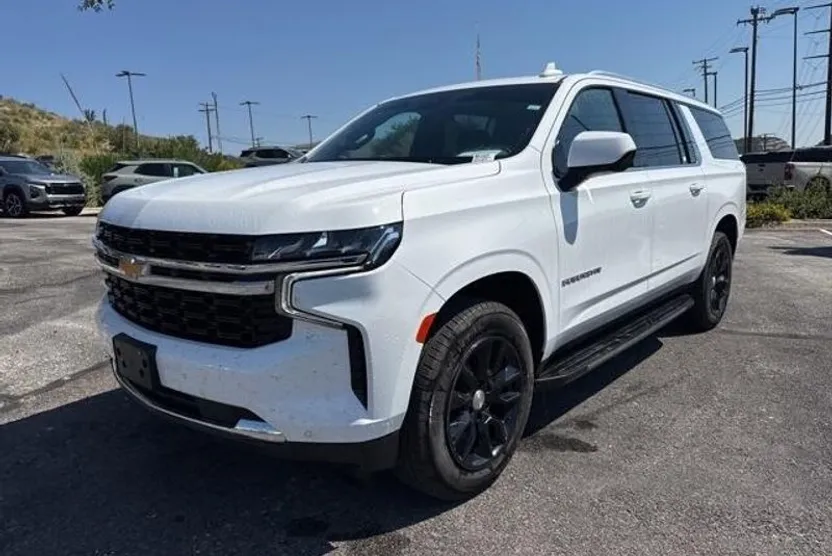 2024 Chevrolet Suburban LS photo 1