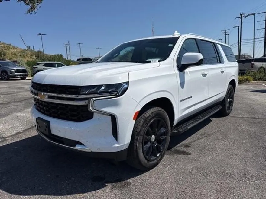 2024 Chevrolet Suburban LS photo 1