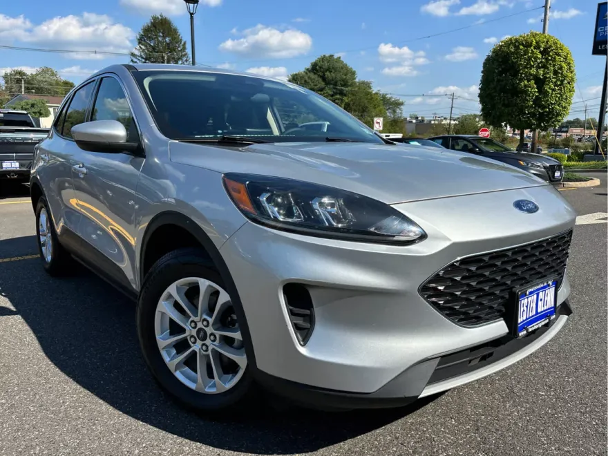 2020 Ford Escape SE photo 1