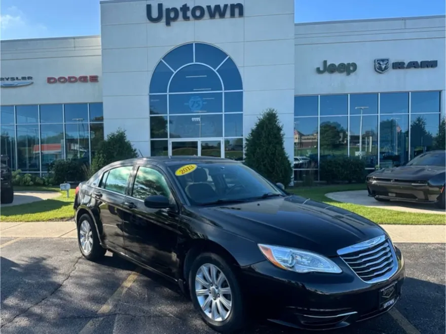 2013 Chrysler 200 Touring photo 1