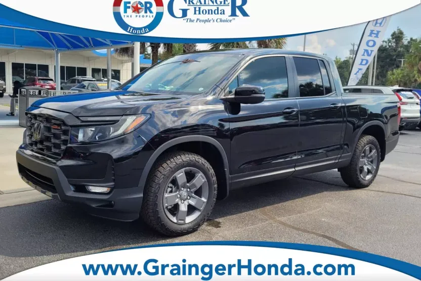2025 Honda Ridgeline TrailSport photo 1