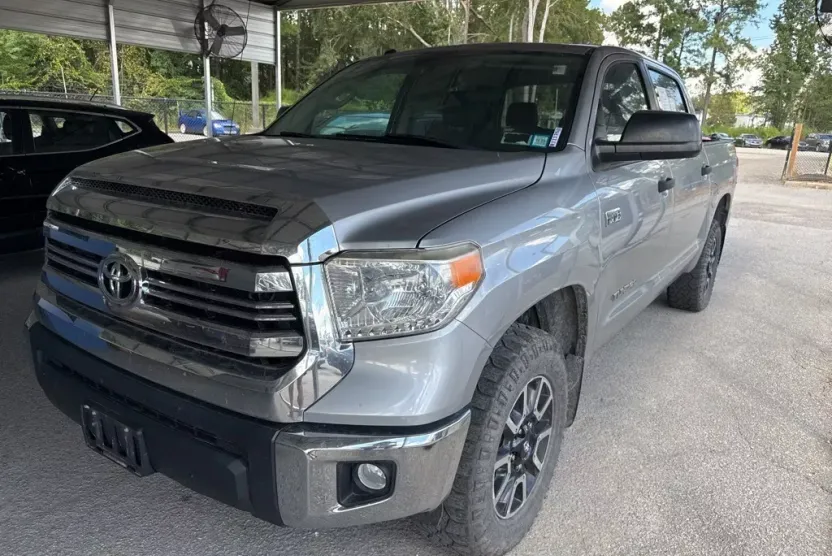 2016 Toyota Tundra SR5 photo 1