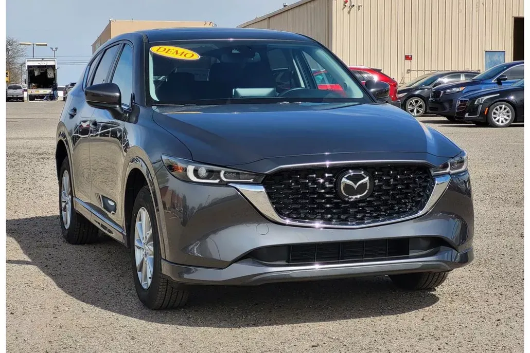 2024 Mazda CX-5 2.5 S Preferred photo 1