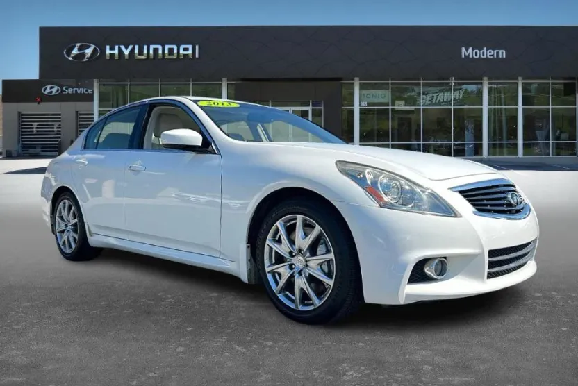 2013 Infiniti G37 Journey photo 1