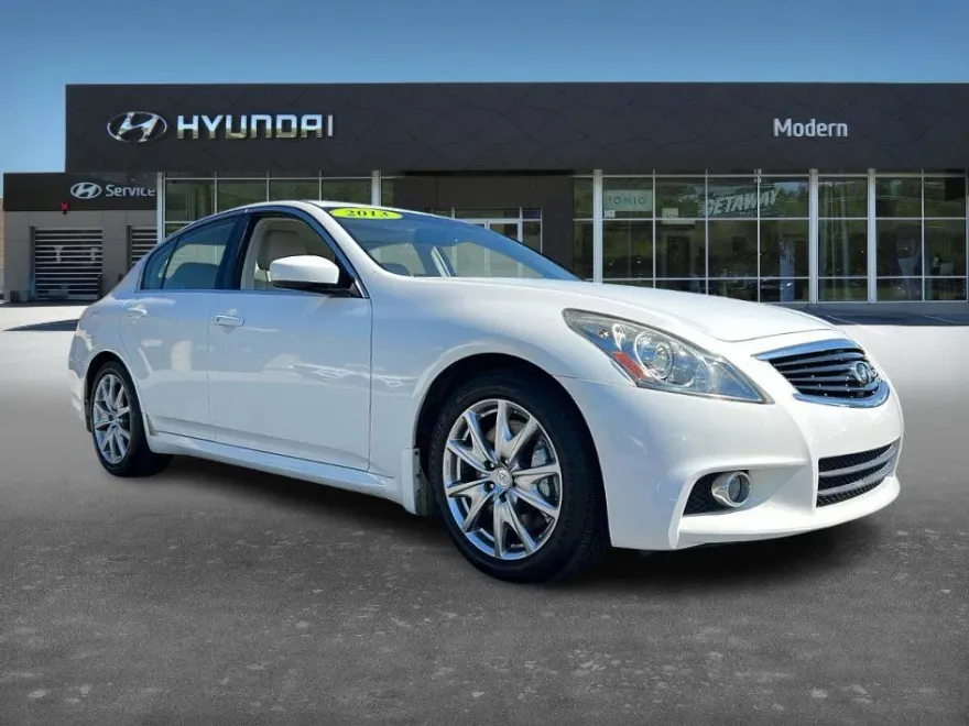 2013 Infiniti G37 Journey photo 1