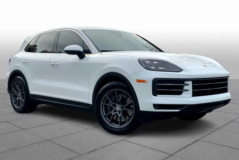2024 Porsche Cayenne photo 1