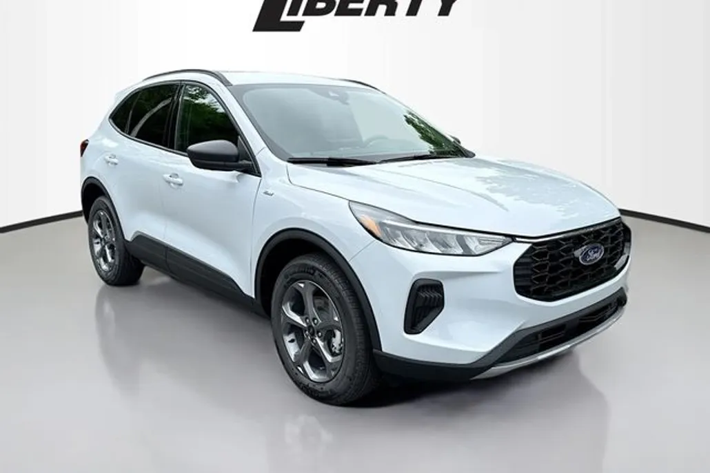 2025 Ford Escape ST-Line photo 1