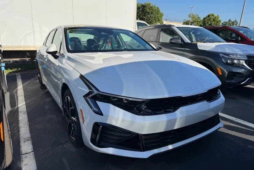 2026 Kia K5 EX photo 1