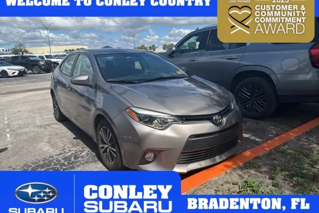 2016 Toyota Corolla LE photo 1