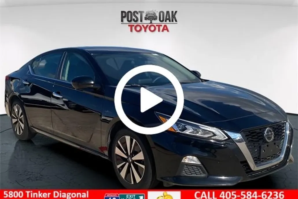 2022 Nissan Altima SV photo 1