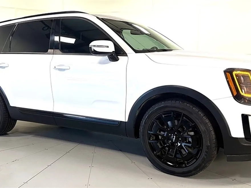 2022 Kia Telluride SX photo 1