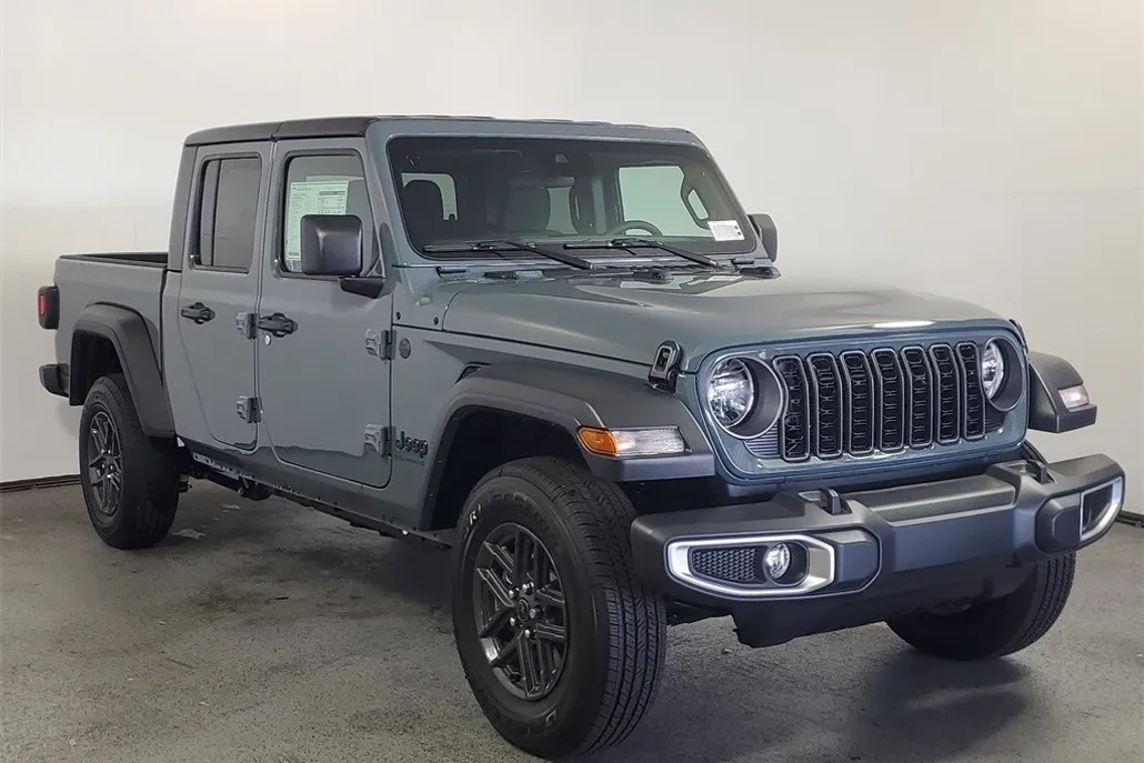 2025 Jeep Gladiator Sport S photo 1