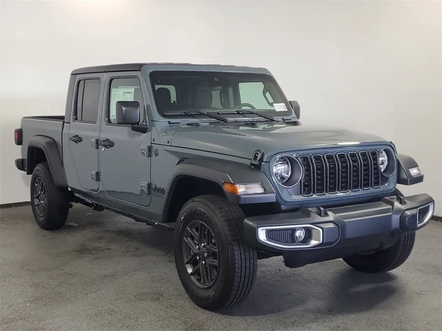2025 Jeep Gladiator Sport S photo 1