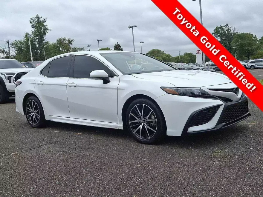 2023 Toyota Camry SE photo 1