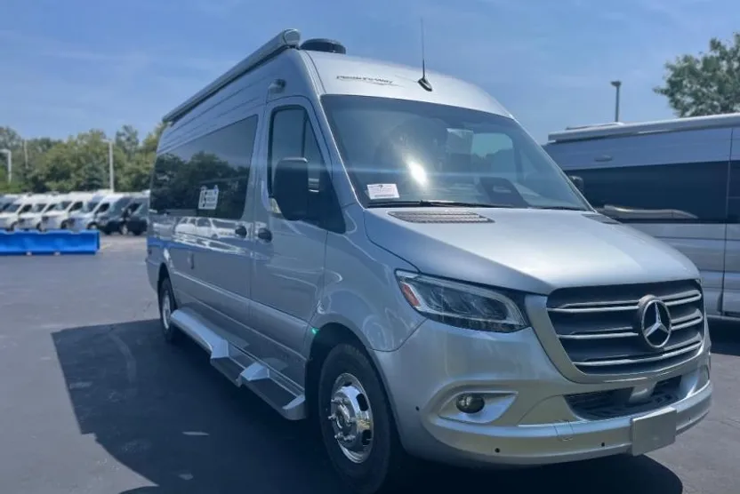 2025 Mercedes Benz Sprinter 3500 photo 1