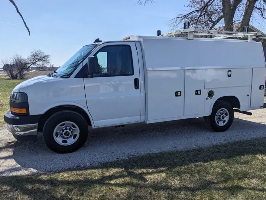 2021 Gmc Savana 3500 Cutaway photo 1