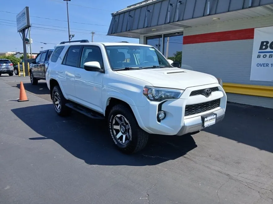 2019 Toyota 4Runner TRD Off-Road photo 1