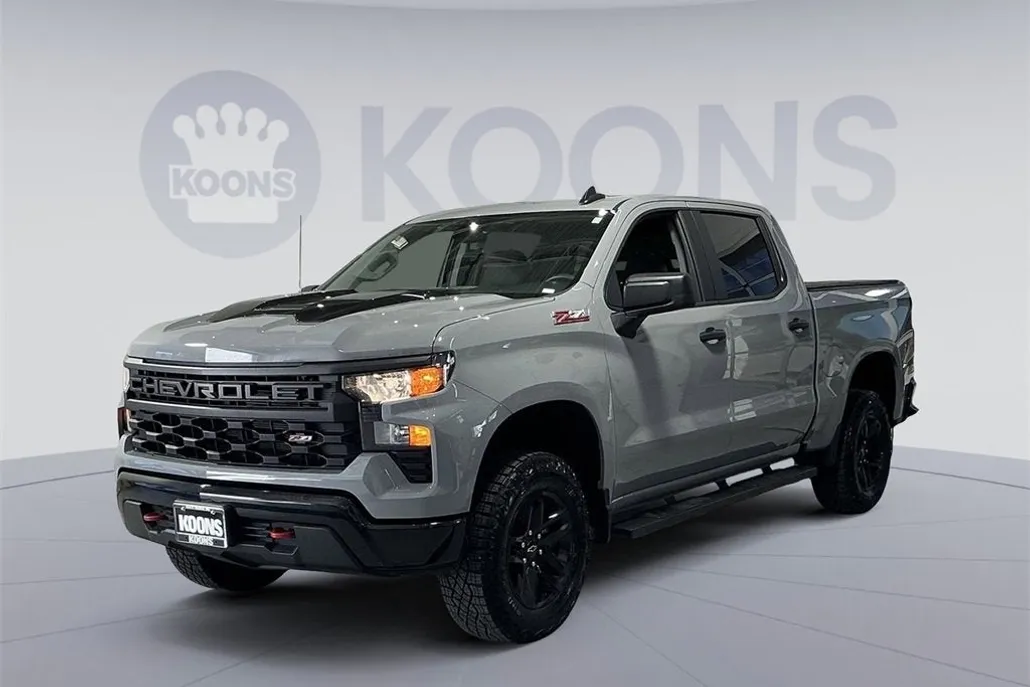 2025 Chevrolet Silverado 1500 Custom Trail Boss photo 1