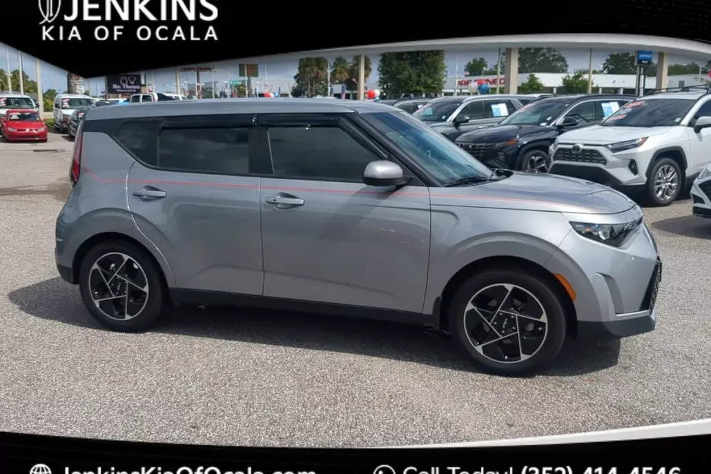 2023 Kia Soul EX photo 1
