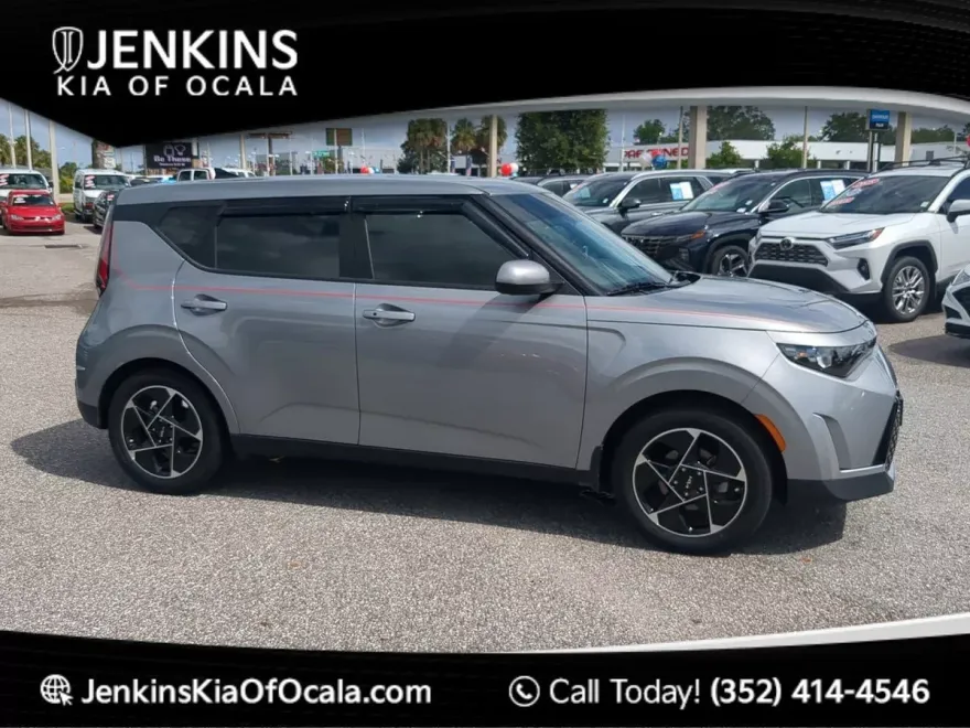 2023 Kia Soul EX photo 1
