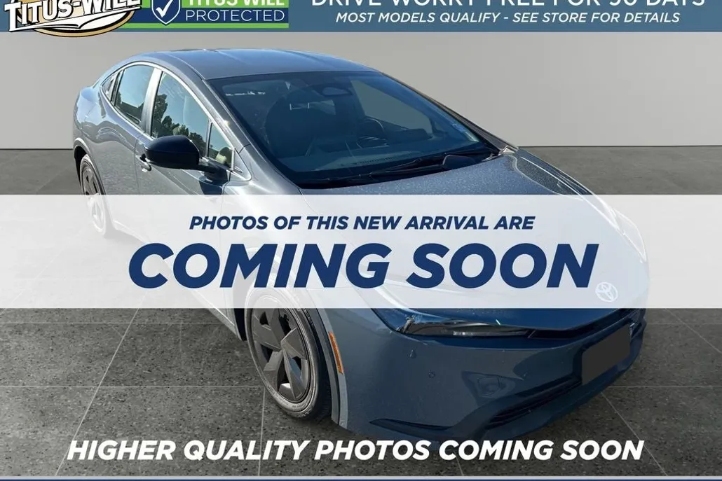 2023 Toyota Prius LE photo 1