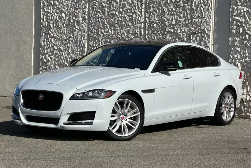 2018 Jaguar XF 35t Portfolio photo 1