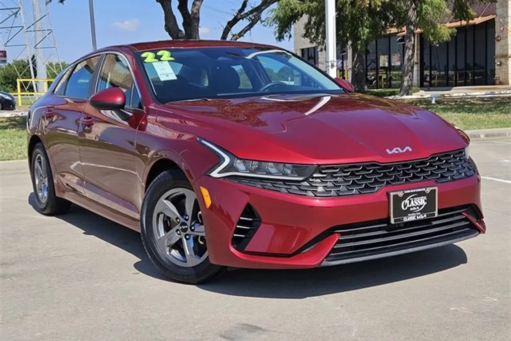 2022 Kia K5 LXS photo 1