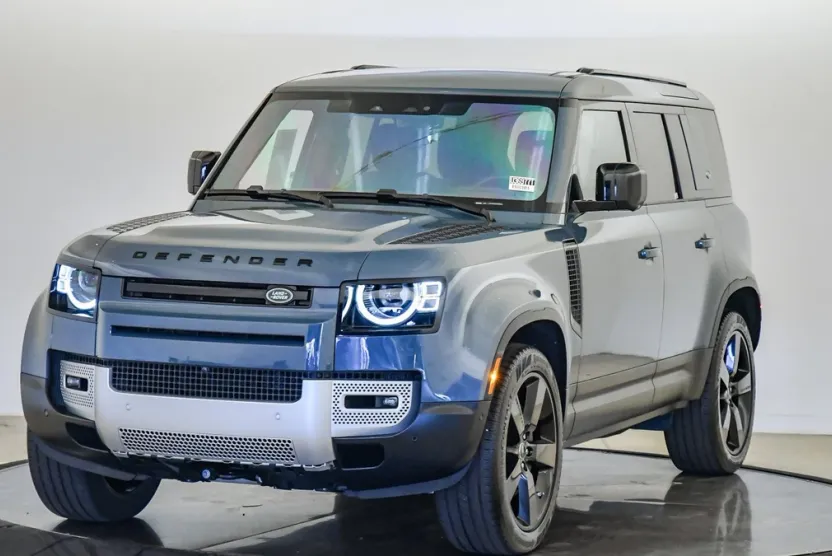 2021 Land Rover Defender SE photo 1