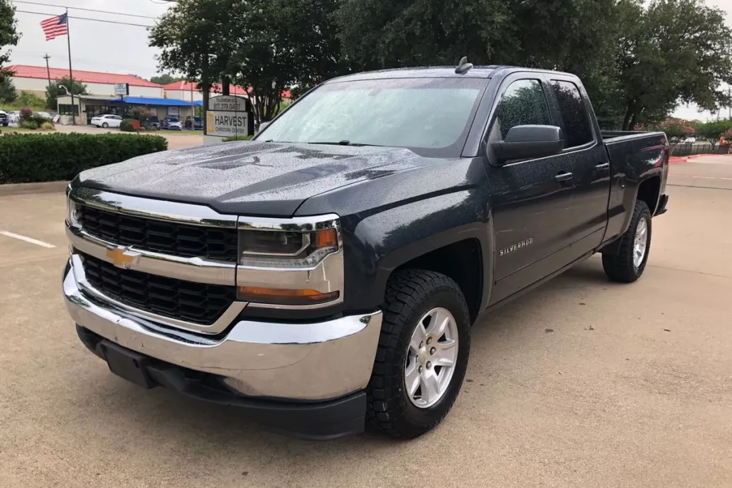 2018 Chevrolet Silverado 1500 LT photo 1