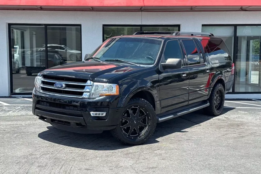 2017 Ford Expedition EL XLT photo 1