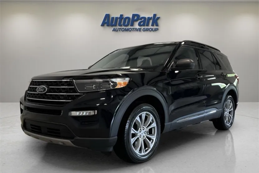 2022 Ford Explorer XLT photo 1