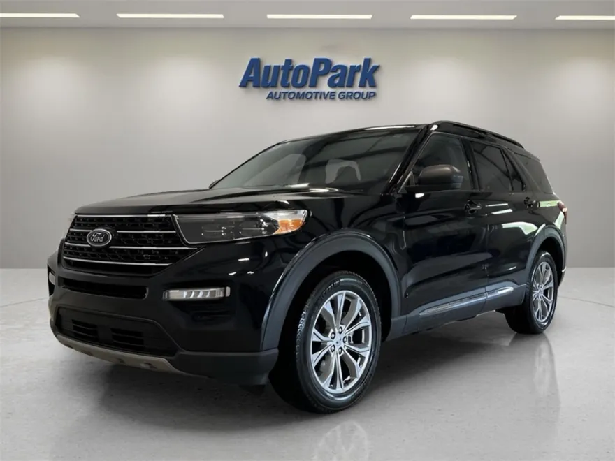 2022 Ford Explorer XLT photo 1