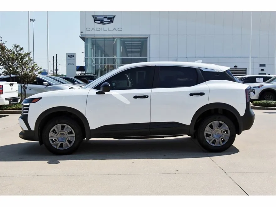 2025 Nissan Kicks S photo 1