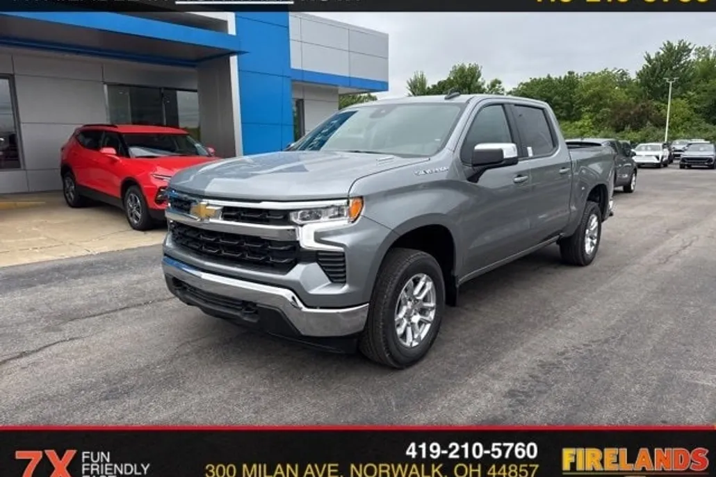 2025 Chevrolet Silverado 1500 LT photo 1