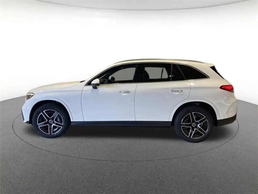 2025 Mercedes Benz GLC 300 4MATIC photo 1