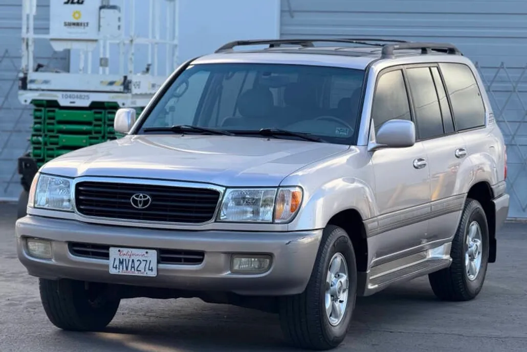 2000 Toyota Land Cruiser VX photo 1