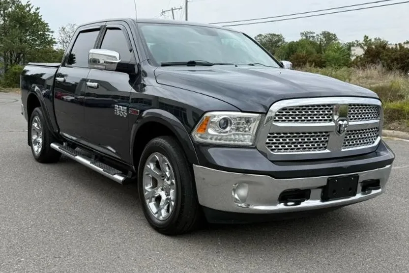 2015 Ram 1500 Laramie photo 1