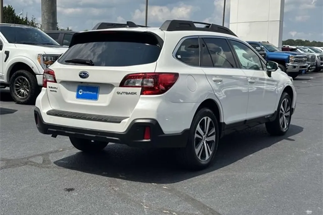 2019 Subaru Outback Limited photo 1