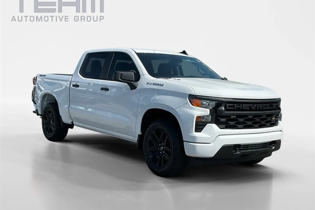 2025 Chevrolet Silverado 1500 Custom photo 1