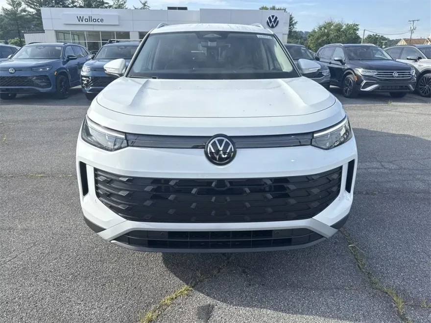 2025 Volkswagen Tiguan S photo 1