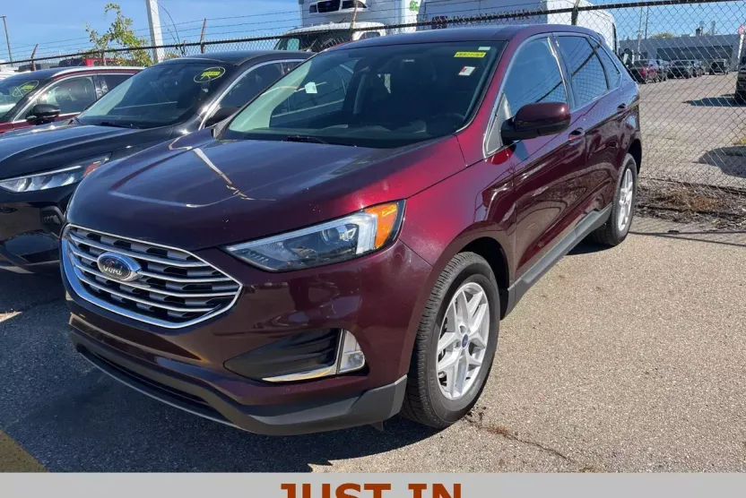 2022 Ford Edge SEL photo 1